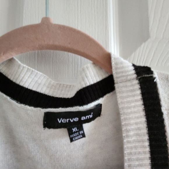 Cardigan - Picture 2 of 3